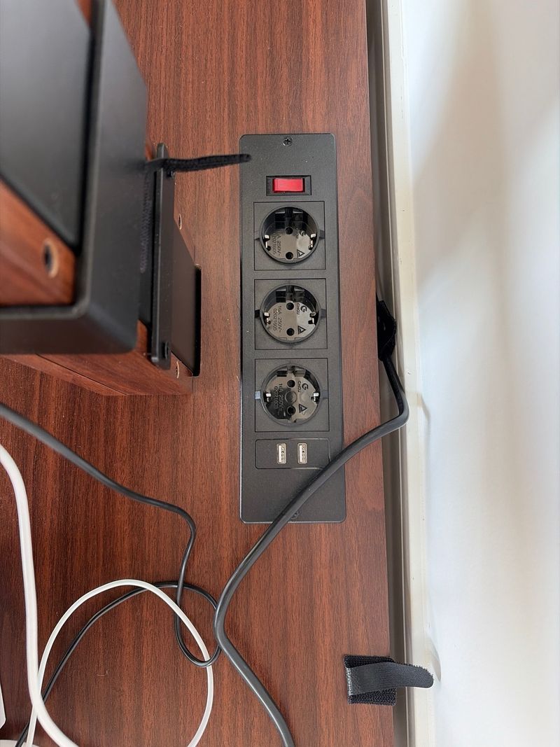 Soporte TV con regleta y VR afbeelding 2