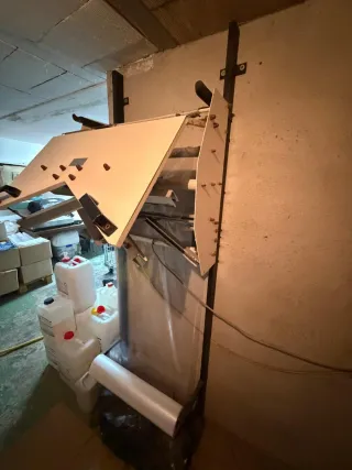 Máquina para embolsar trajes y camisas,etc