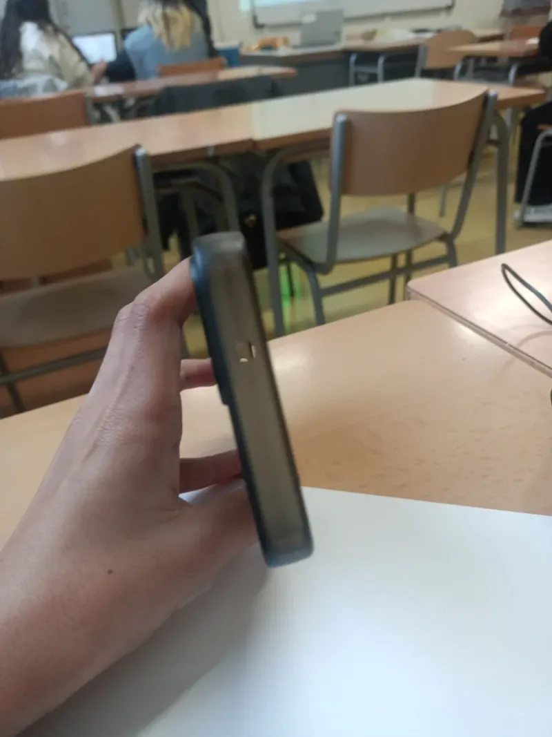 Funda para móvil translúcida afbeelding 4