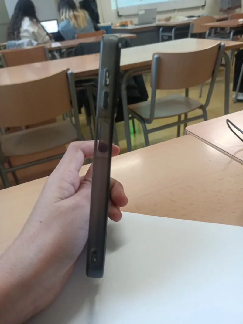 Funda para móvil translúcida afbeelding 5
