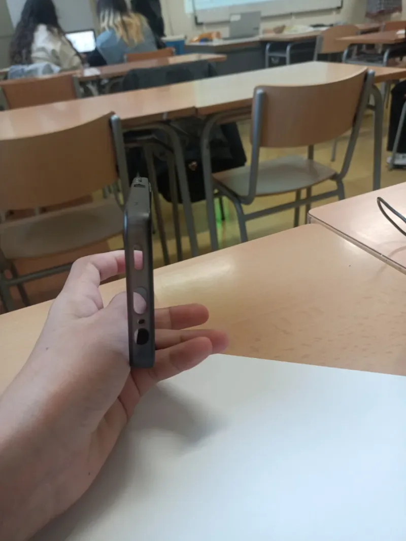 Funda para móvil translúcida afbeelding 6