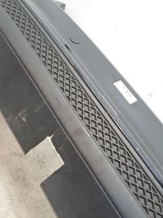 PARAGOLPES TRASERO FORD FOCUS LIM. (CB8)