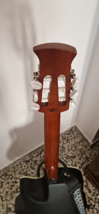Guitarra Ovation Applause