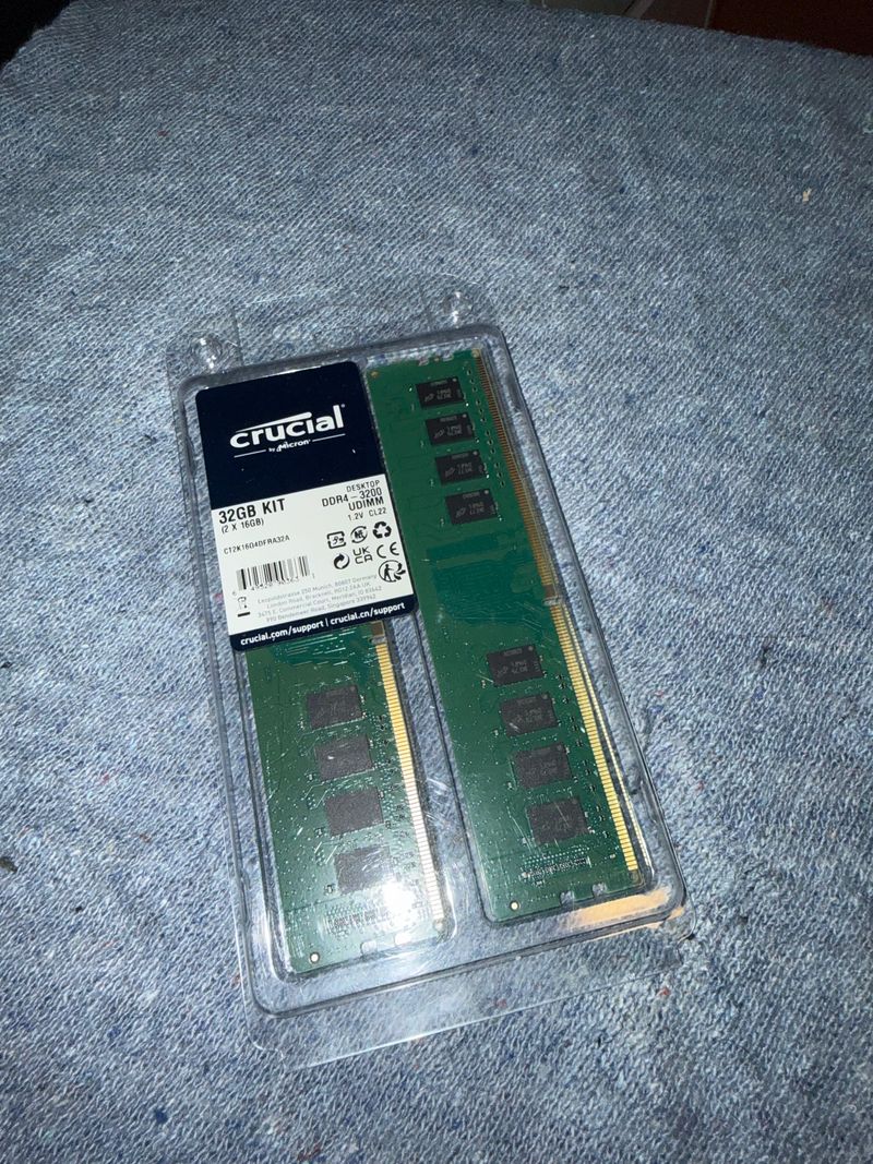 Kit 32GB RAM DDR4 3200MHz (2x16GB)