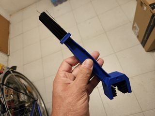 Medidor holgura, alineador y cepillo cadena moto