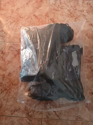 Botas de pesca nieve......negras y azules