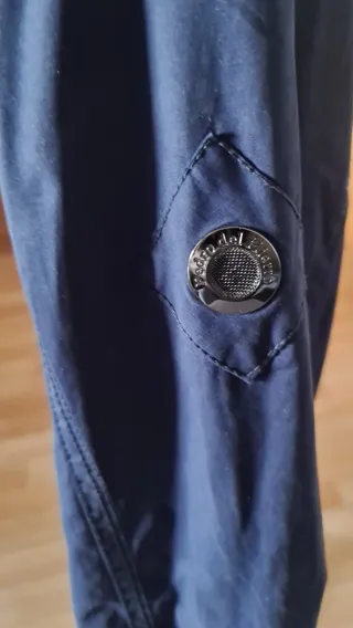 Chaqueta Pedro del Hierro azul marino  y roja