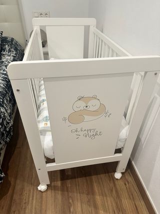 Cuna infantil con diseño de zorro