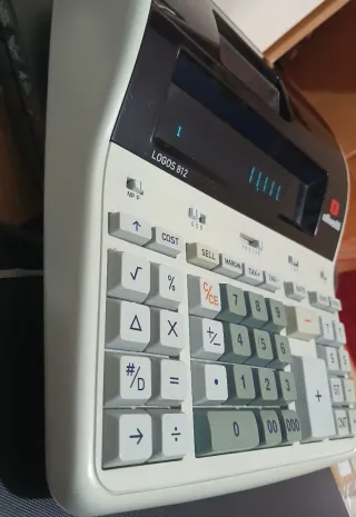 Calcolatrice Olivetti Logos 812