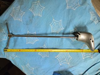 Attrezzo per allargare stivali