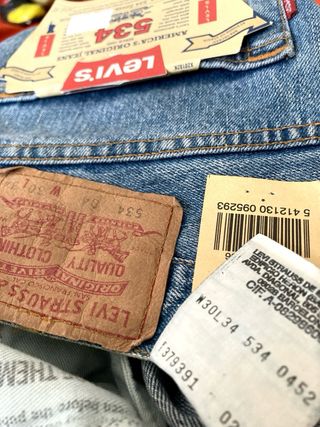 Pantalón Levi's 534 W30 L34 sin usar