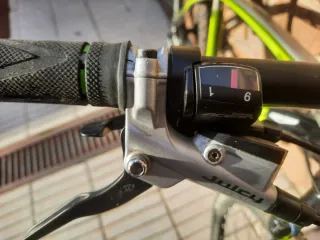 Bicicleta MTB elios Spirit frenos hidráulicos