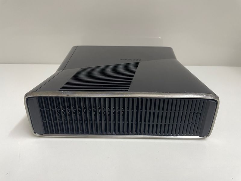 Xbox 360 Slim afbeelding 4