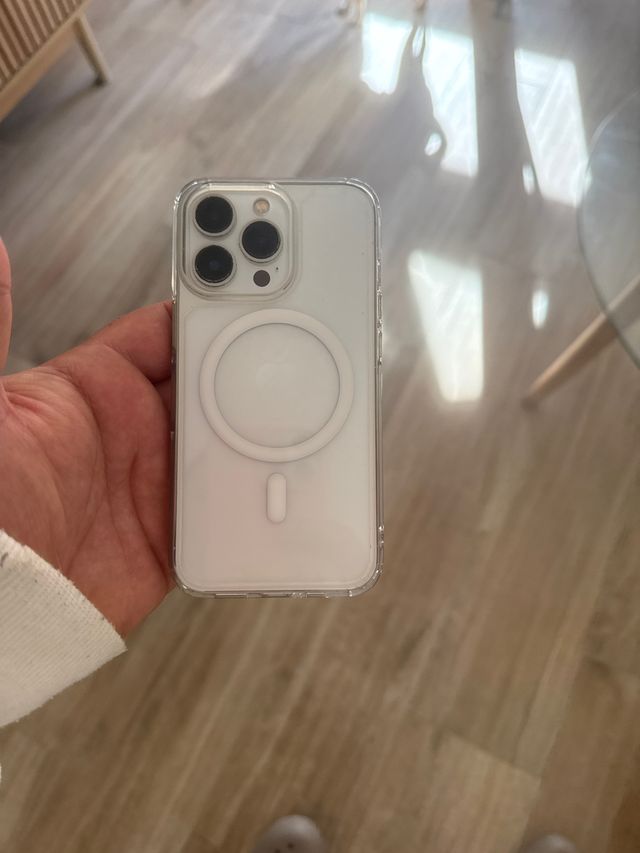 iPhone 13 Pro - Plata escucho CAMBIOS