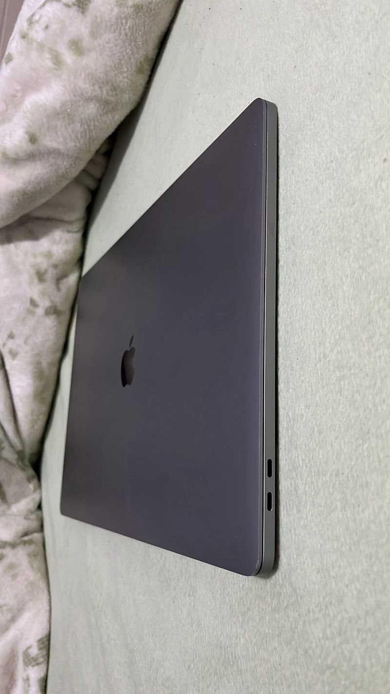 MacBook Pro 16 2019 1TB 32GB Space Gray afbeelding 4