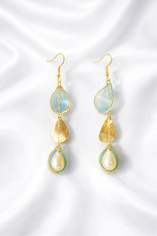 Pendientes largos dorados y azules