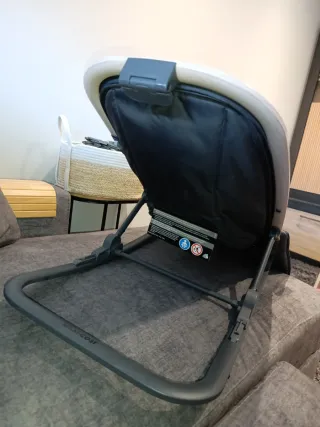 Hamaca MAXI-COSI 2024 madera y tonos grises