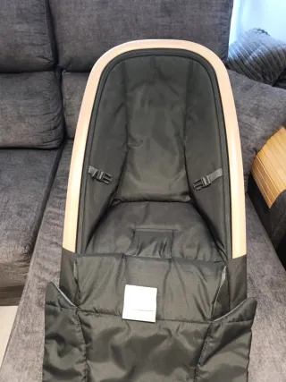 Hamaca MAXI-COSI 2024 madera y tonos grises