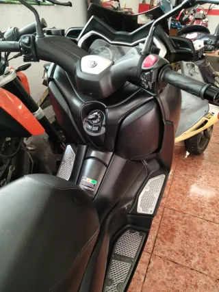 Yamaha XMAX 125 2018 Negra