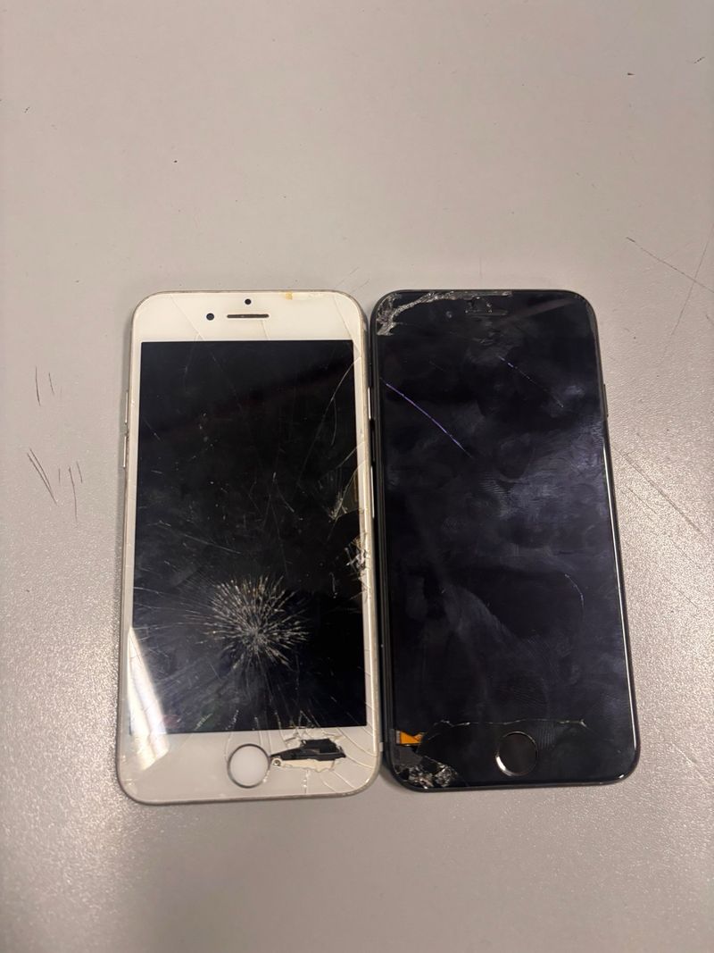 2 iPhones 8 (Apple) lucia