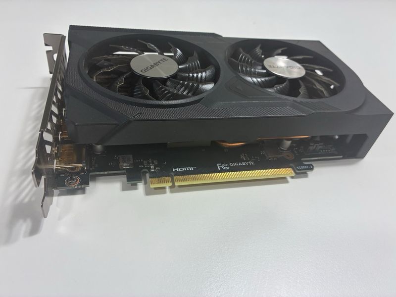 Tarjeta grafica Gigabyte RTX 4060 Windforce OC 8GB afbeelding 2