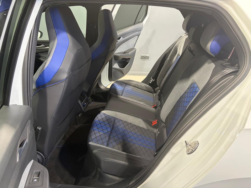 Volkswagen Golf 2026, foto 28
