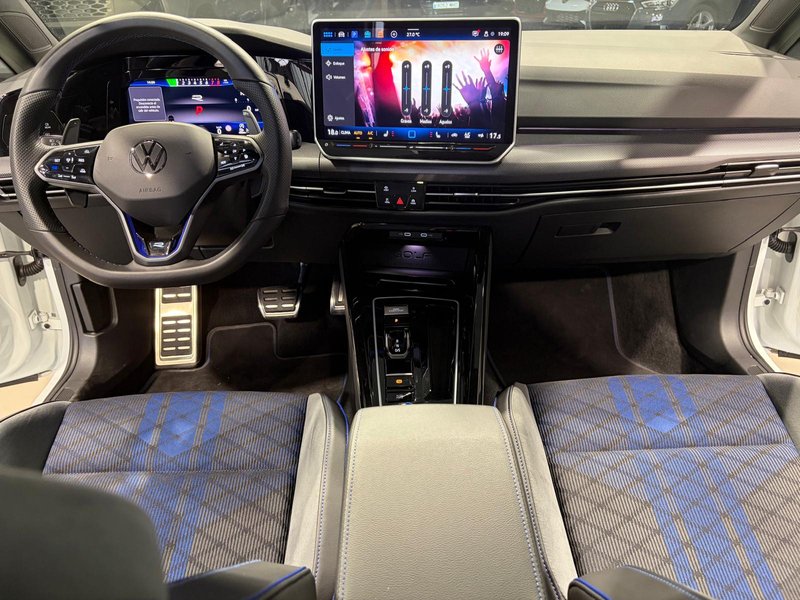 Volkswagen Golf 2026, foto 39