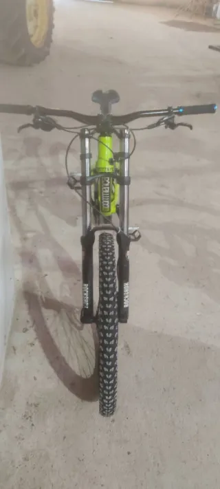 Bicicleta DH Commencal V3