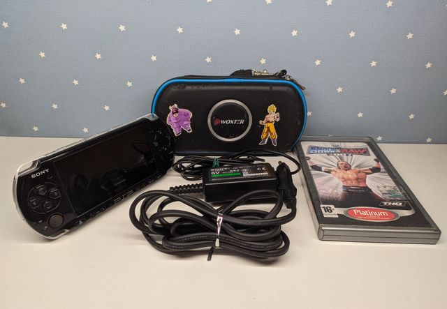 PSP 3000 Negra + Juego + Regalo AR-K 2.gb