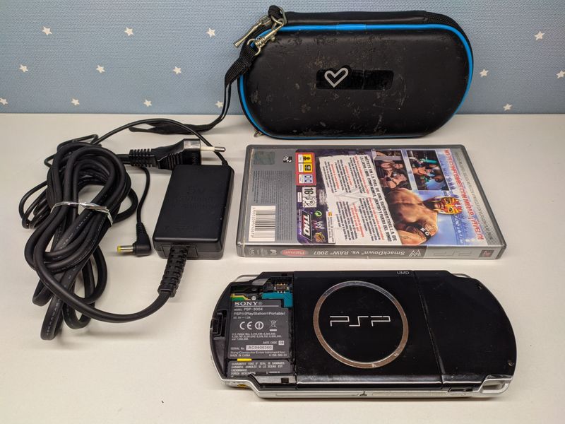 PSP 3000 Negra + Juego + Regalo AR-K 2.gb afbeelding 3