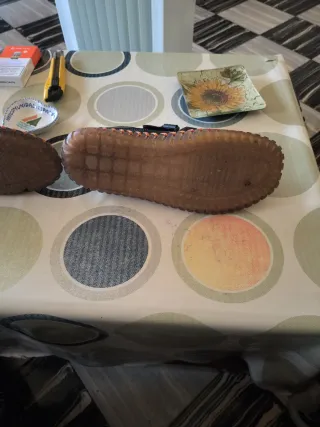 Chanclas de verano hombre negras y naranjas