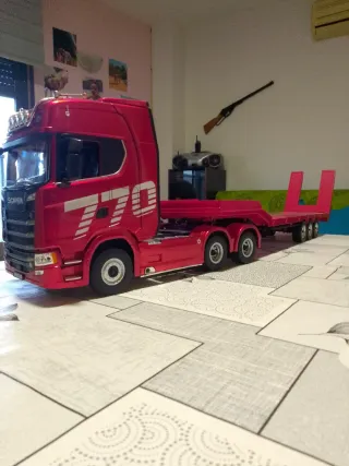 Oferta,  Camión oficial, RC Scania,