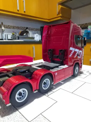 Oferta,  Camión oficial, RC Scania,