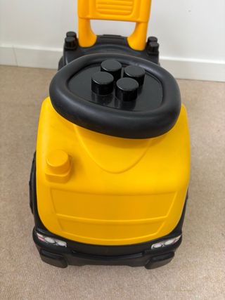 Correpasillos camión amarillo y negro