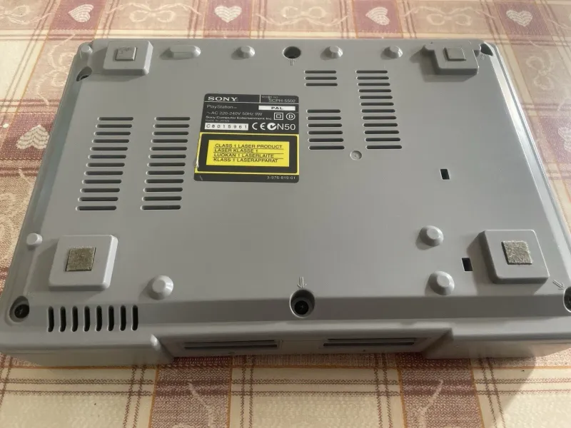 PlayStation 1 PS1 SCPH-5502 para reparar afbeelding 2