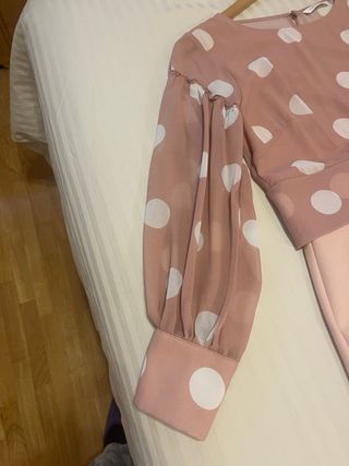 Vestido ceremonia rosa lunares,