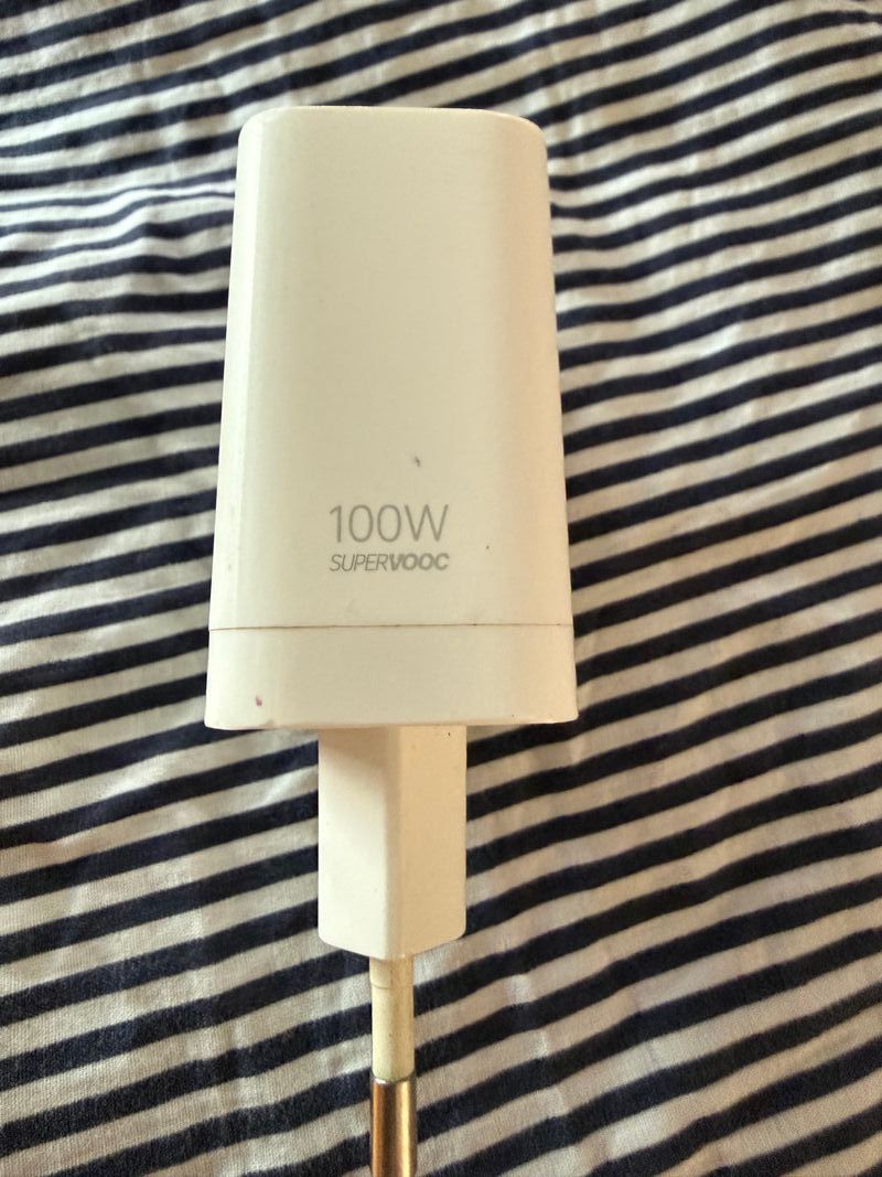 Cargador OnePlus 100W SuperVOOC