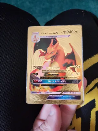 Carta Pokémon Charizard GX Oro