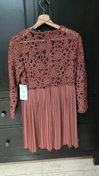 Vestido Zara encaje y plisado sin estrenar
