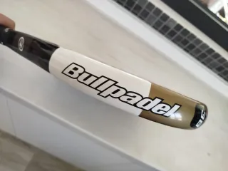 Pala de pádel Bullpadel