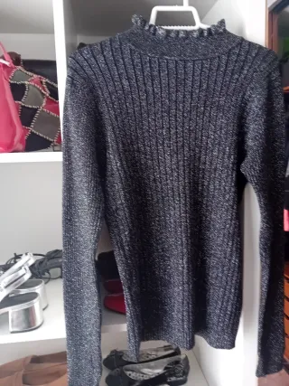 Jersey brillante con cuello