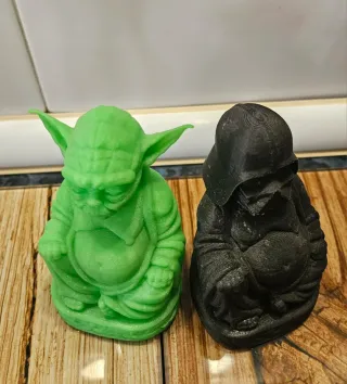 Figuras Yoda y Darth Vader estilo Buda