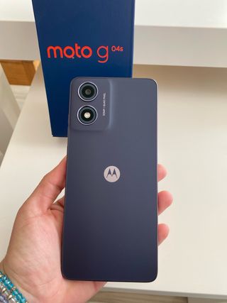Motorola Moto G 04s Caja y Teléfono
