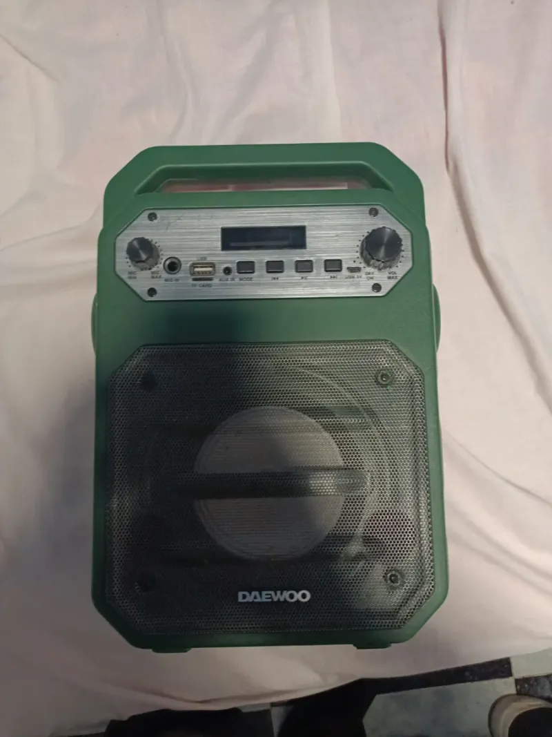 Altavoz Daewoo Bluetooth Radio Verde