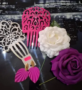 Traje de flamenca morado con volantes