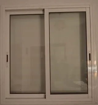 Ventana corredera aluminio blanca