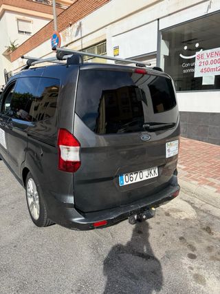 Ford E-Tourneo Courier 2015