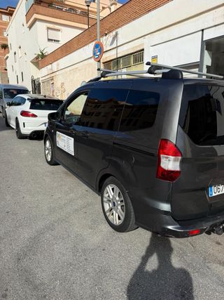 Ford E-Tourneo Courier 2015