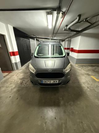 Ford E-Tourneo Courier 2015