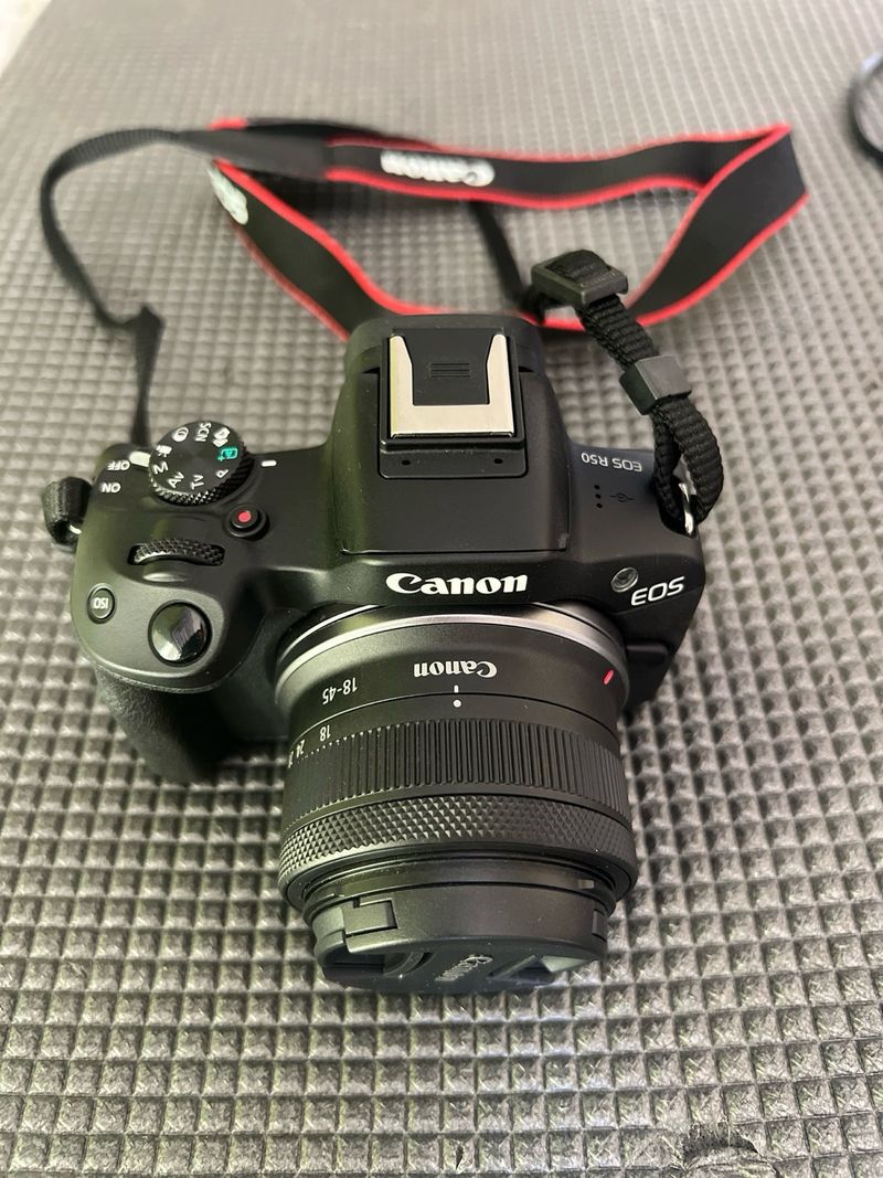 Cámara Canon EOS R50 ¡IMPOLUTA! afbeelding 2